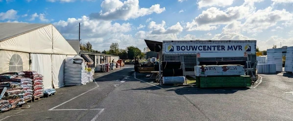 Drive-through en magazijn van Bouwcenter MVR in Oostende