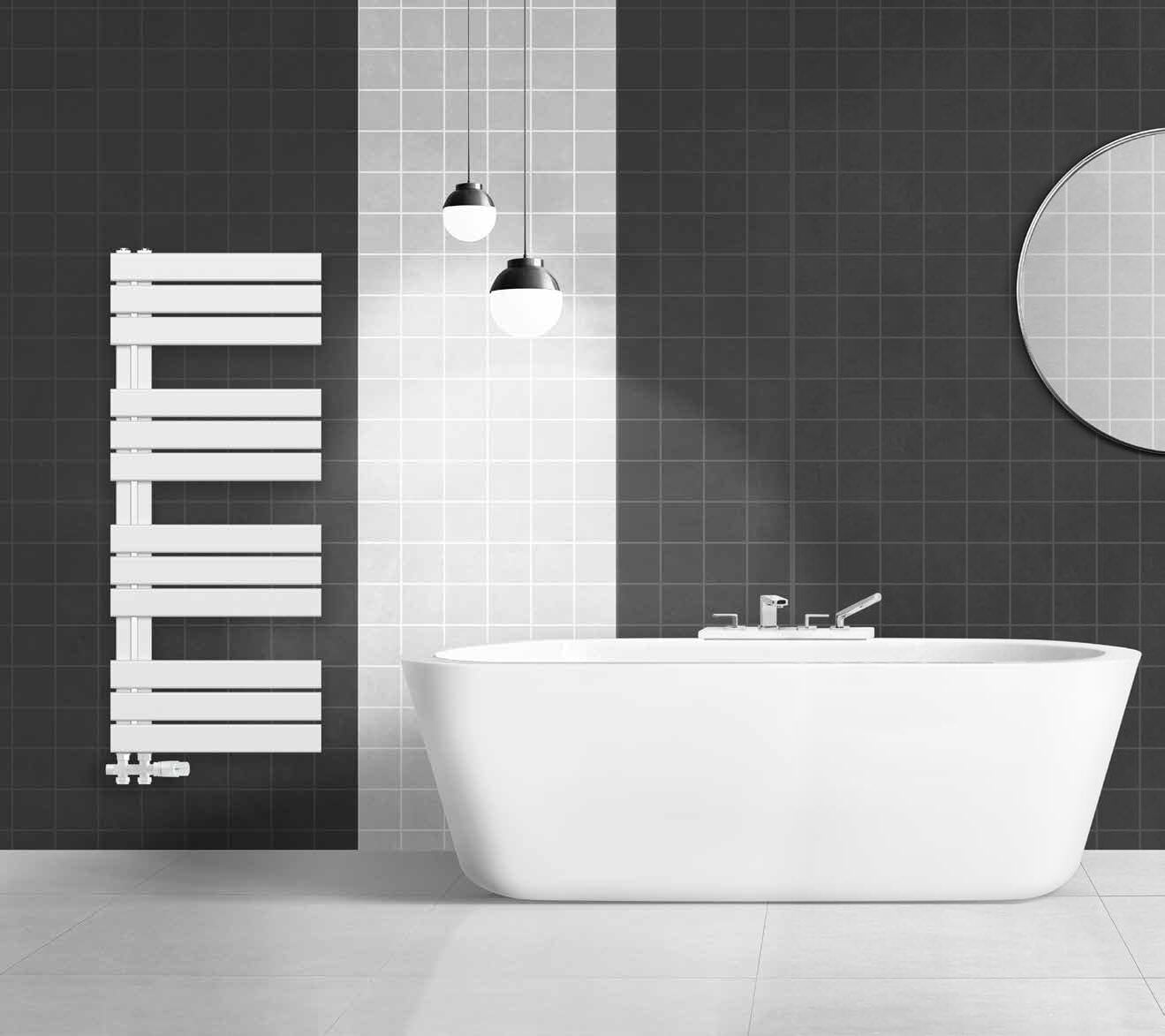 Witte designhanddoekdroger in een zwart-witte badkamer – handdoekdrogers Oostende