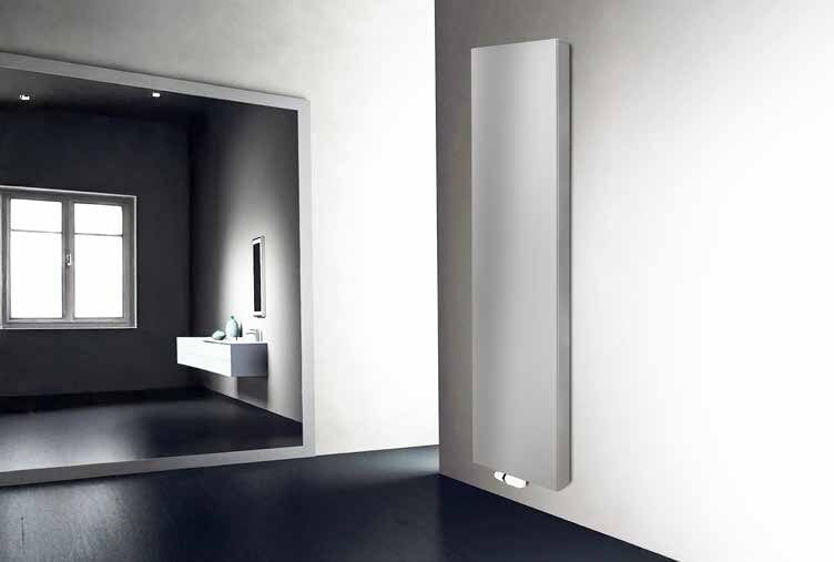 Witte verticale radiator in een moderne badkamer – verticale radiatoren Oostende